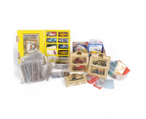 A quantity of plastic model display kits, mostly railway related, OO gauge, various brands, including Coopercraft, Parkside D