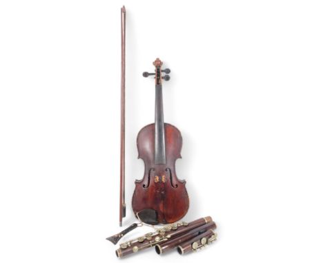 MURDOCH, MURDOCH &amp; CO LONDON - "The Maidstone" 7/8 size violin, with label to inside of violin, with associated bow, and 