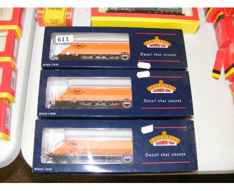 A boxed Bachmann OO 90 tonne Glw Bogie hopper JGA 'RMC' 37-326A x 3