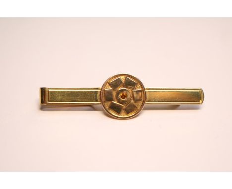 Good quality Gents 9ct Gold Tie Clip with inset Ruby. 6.5g total weight 