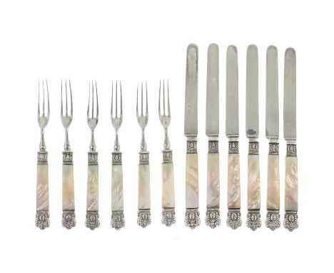 A good Victorian silver and mother-of-pearl handled fruit knife and fork set for six. With silver blades, forks and mounts, t