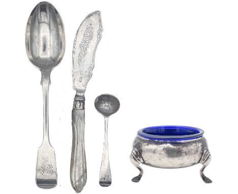 A George II silver circular salt. Maker WH under a heart device, raised on triple pad feet, London 1742, blue glass liner, di