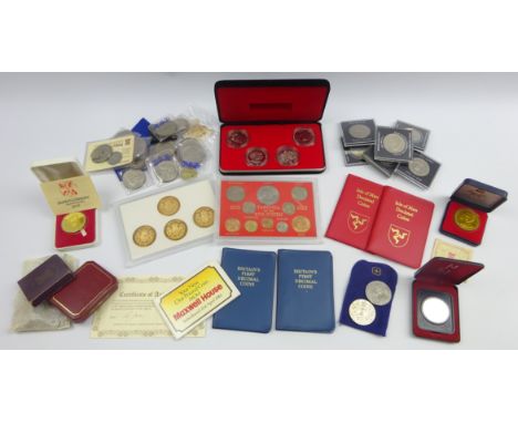 Collection of mostly modern commemorative coins including; 9ct gold hallmarked medallion to commemorate the Queen's silver ju