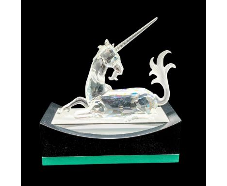 1996 Annual Edition Swarovski Crystal Unicorn from the Fabulous Creatures Trilogy. Brilliant cut crystal figure with satin ho