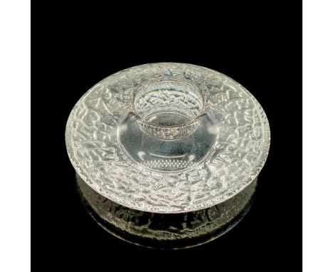 This votive has an optical effect in the base, creating beautiful reflections of light in the crystal. Orrefors mark is on th