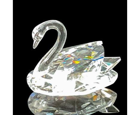 This radiant mini swan, constructed of brilliant clear crystal, is highly valued by collectors due to its small size. This it