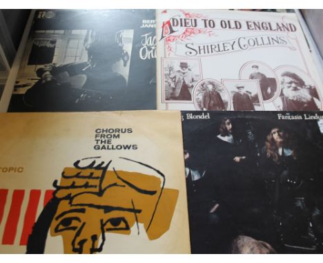 FOLK/FOLK ROCK - Nice collection of around 50 x LPs with collectible albums. Artists/titles include Fairport Convention (x4) 