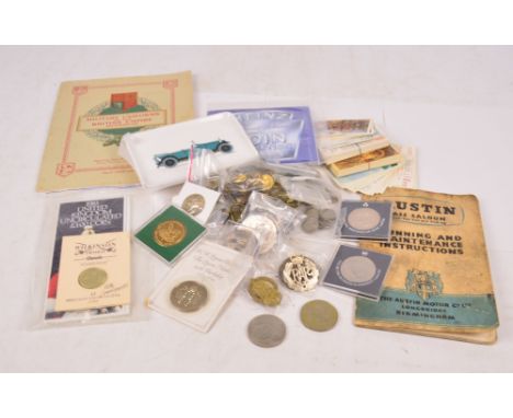 A quantity of military buttons and badges including The Royal Marines, Kings and a badge for The War Munition Volunteers, and