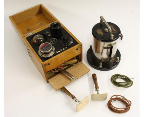 Medical Interest - an early 20th century Galenos shocking coil, by Stopler, Utrecht, pinch-top Edisson screw, carbon filament