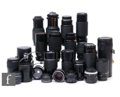 An assorted collection of lenses, to include&nbsp;Yashica Super Yashinon-R 1:2.8 f=3.5cm with leather case, Carl Zeiss Jena D