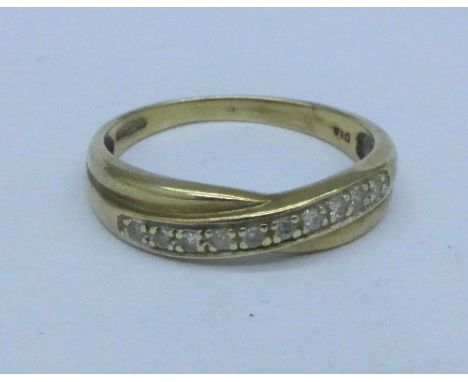 A yellow metal ring, 1.9g, P