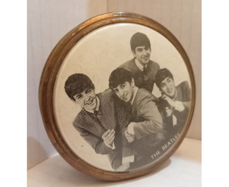 The Beatles ladies compact case est UK 1964. 