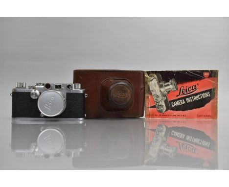 A Vintage Leica Ernst Leitz Wetzlar Leather Cased Camera No 526932 with Summitar F Lens and Complete with Instruction Book 