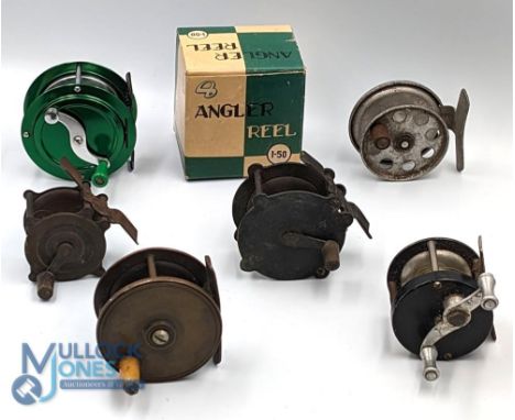 Hendryx exposed pillar winch reel 2 1/4" spool, No 80 on reel seat with horn handle on straight arm; Hendryx exposed pillar w