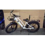 DAYMAK WILD GOOSE S FAT TIRE COMMUTER E-BIKE (500W) (26") (WHITE) (NO BATTERY)