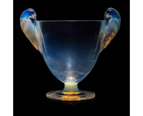  RENÉ LALIQUE (1860-1945) ORNIS VASE, NO. 976 designed 1926opalescentwheel-engraved R. LALIQUE FRANCE, engraved No. 976 19.5c