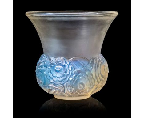  RENÉ LALIQUE (1860-1945) RENONCULES VASE, NO. 1044 designed 1930opalescentwheel-engraved R. LALIQUE FRANCE 15.5cm (6 1/8in) 