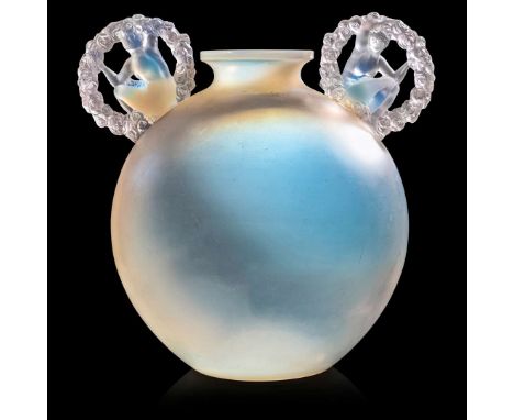  RENÉ LALIQUE (1860-1945) RONSARD VASE, NO. 982 designed 1926cased opalescent&nbsp;intaglio R. LALIQUE&nbsp; 20.8cm (8 ¼in) h