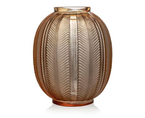  RENÉ LALIQUE (1860-1945) BISKRA VASE, NO. 1078 designed 1932peach, and white stainedstencilled R. LALIQUE FRANCE 29cm (11 ½i