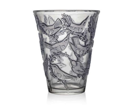  RENÉ LALIQUE (1860-1945) GRIVES VASE, NO. 10-917 designed 1938clear, frosted and blue stainedstencilled R. LALIQUE FRANCE 17