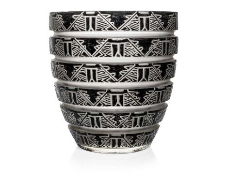  RENÉ LALIQUE (1860-1945) LAGMAR VASE, NO. 967 designed 1926clear, frosted and black enamelledwheel-engraved R. LALIQUE 18.6c
