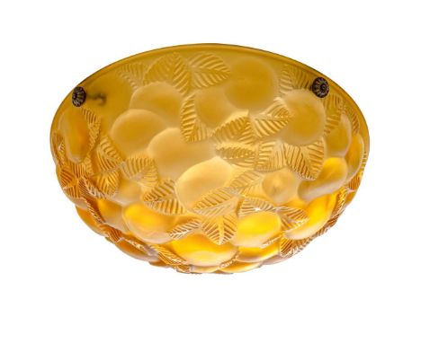  RENÉ LALIQUE (1860-1945) LAUSANNE PLAFONNIER, NO. 2479 designed 1929ambermoulded R. LALIQUE FRANCE 38cm (15in) diameter   