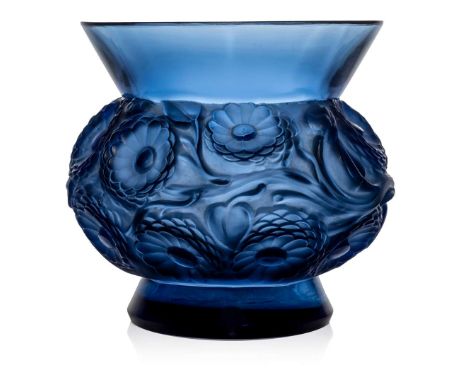  RENÉ LALIQUE (1860-1945) SOUCIS VASE, NO. 1039 designed 1930cobalt blue, and white stainedstencilled R. LALIQUE 17.8cm (7in)