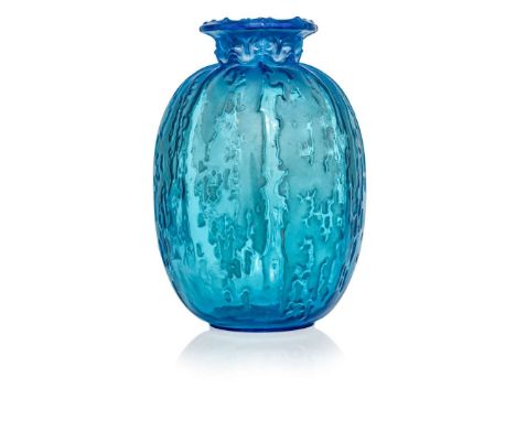 RENÉ LALIQUE (1860-1945) FONTAINES VASE AND COVER,   NO. 906 designed 1912electric blue, and white stainedengraved R. Laliqu