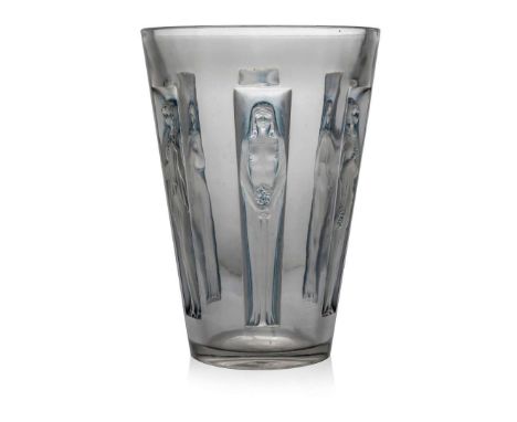 RENÉ LALIQUE (1860-1945) GOBELET SIX FIGURINES VASE, NO. 903 designed 1912clear, frosted and blue stainedwheel-engraved R. L