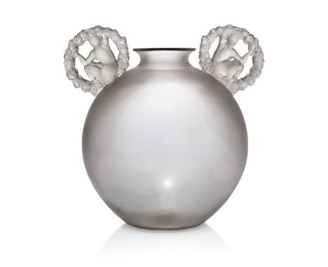  RENÉ LALIQUE (1860-1945) RONSARD VASE, NO. 982 designed 1926clear and frostedintaglio R. LALIQUE, engraved France 20cm (7 7/