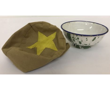 Vietnam War Era North Vietnamese Army/Vietcong enamel rice bowl. Together with fabric cover with gold start motif. Approx. 12