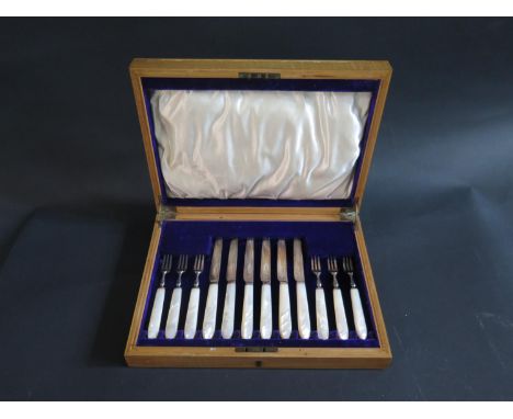 A George V Satinwood and Inlaid Canteen of Silver Fruit Knives and Forks with mother of pearl handles, Sheffield 1920, C.B&am