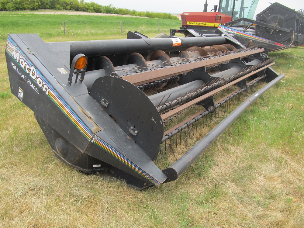 MACDON 920 HAY HEADER; 16 Feet, Steel Crimpers (Dan Vandenhurk 306634