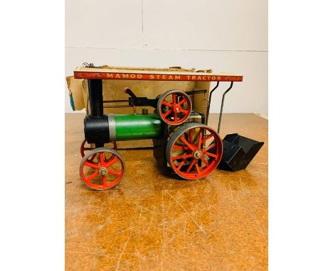 A boxed Mamod traction engine T.E.1A 