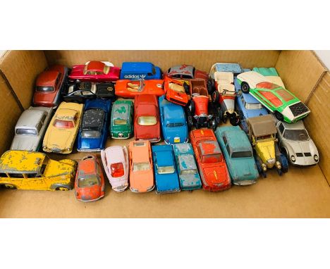 Twenty nine diecast model vehicles 