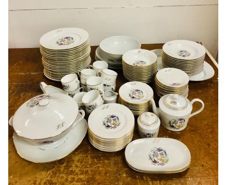 Porcelaines de Limoges Reunies Dinner Service Exotic Bird Pattern to include: 22 dinner plates, 9 side plates, 11 side plates