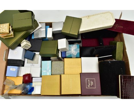 A BOX OF EMPTY JEWELLERY BOXES, to include ring boxes, necklace boxes, bracelet boxes and a black display stand, etc