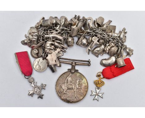 A WHITE METAL CHARM BRACELET, WWI MEDAL AND MINIATURE JEWELS, the charm bracelet made of interlocking oval links, unmarked, w