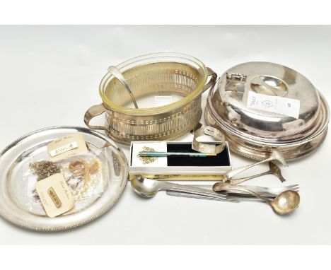 A SELECTION OF MAINLY TABLEWARE AND JEWELLERY, to include two stainless steel forks, two spoons and a knife, by Arne Jacobsen