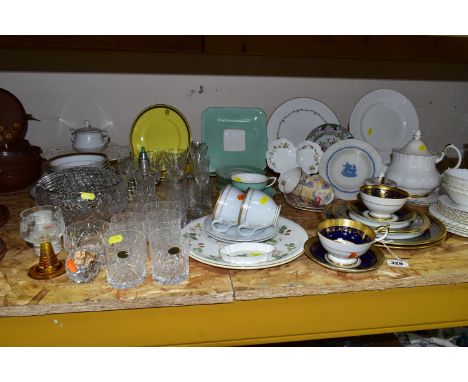 A GROUP OF CERAMIC TEA WARES AND CUT GLASS, comprising an Aynsley 'Georgian Cobalt 7348' pattern cup and saucer (both marked 