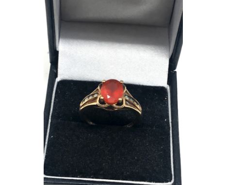 9ct Gold Synthetic Spinel Sided Fire Opal Ring (3g) 