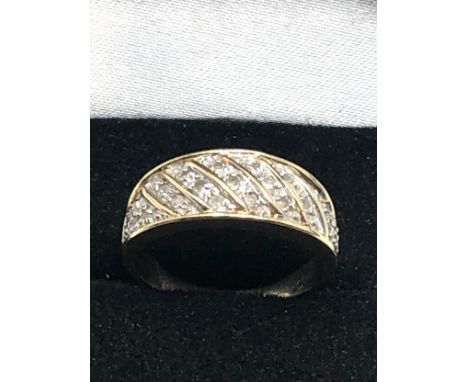 9ct Gold Diamond Cluster Ring (3g) 