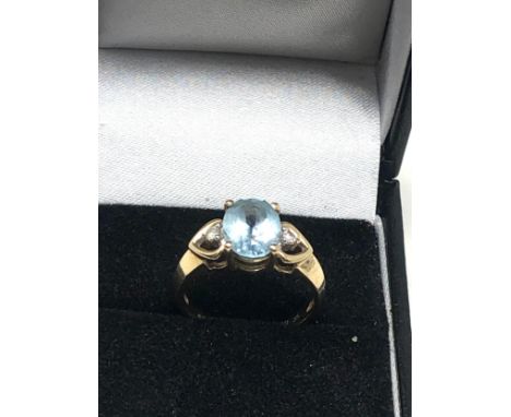 9ct gold blue topaz &amp; diamond three stone dress ring (2.7g) 