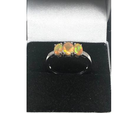 9ct White Gold Diamond Sided Opal Ring (2g) 