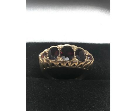 9ct Gold Vintage Garnet Gypsy Setting Ring (3.5g) 