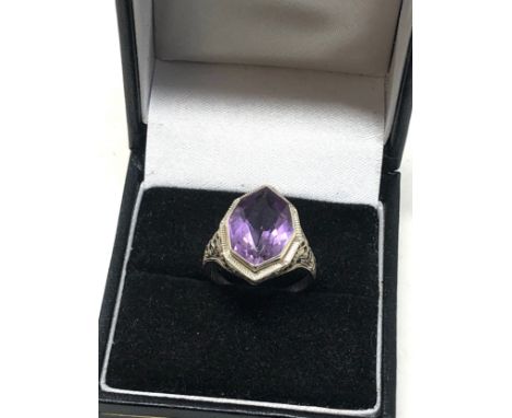 14ct white gold amethyst ring (2.8g) 