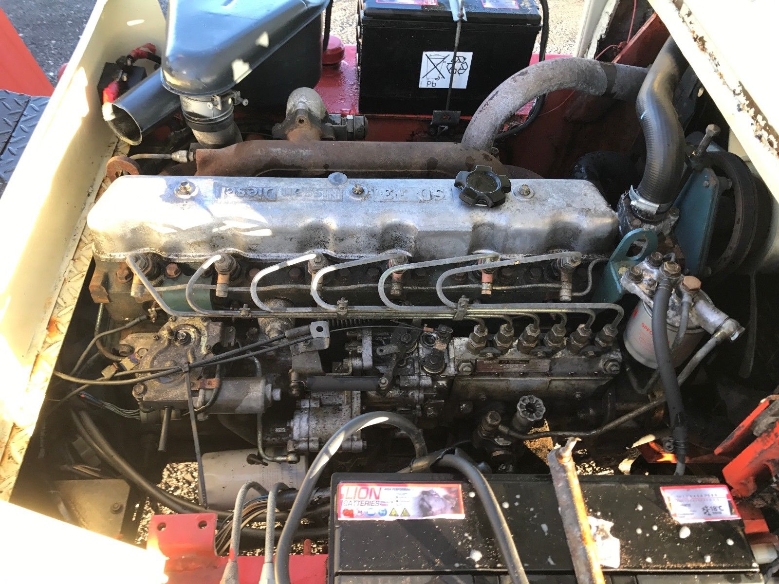Nissan Diesel Forklift 6 CYLINDER ENGINE LONG FORKS WILL LIFT AROUND 4.