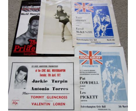 BOXING COLLECTABLES - 130+ ITEMS
Includes Programmes, Press Photo's, Autographs, etc