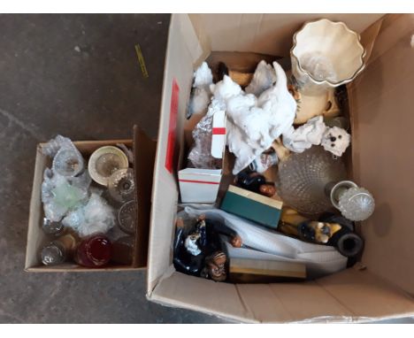 Box of glassware, ornaments etc. 