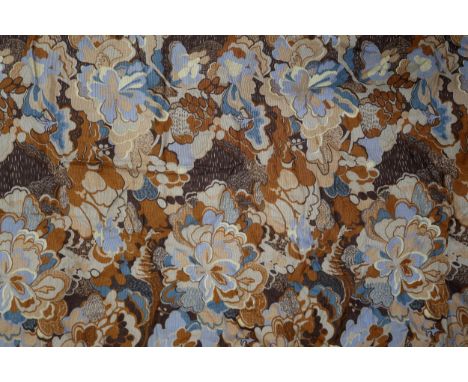 An assortment of mid century curtains, mainly in oranges and browns Condition Report:We would recommend you view these items 